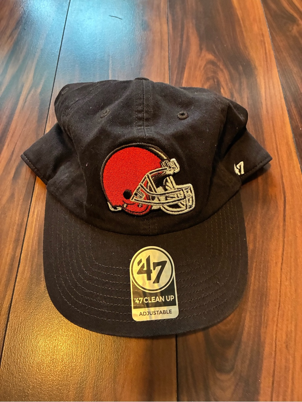 HOMAGE Cleveland Browns Short-Sleeve Tee with Cleveland Browns Cap - Picture 4 of 4